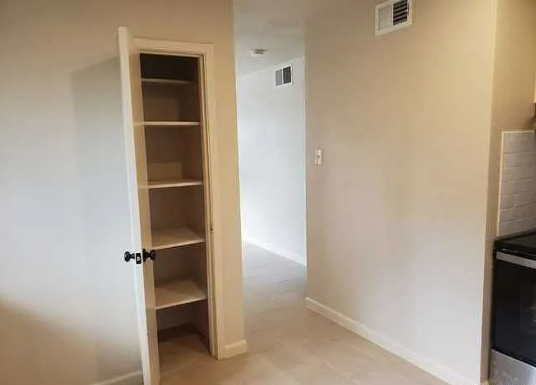 605 W Byrd Blvd – photo 4