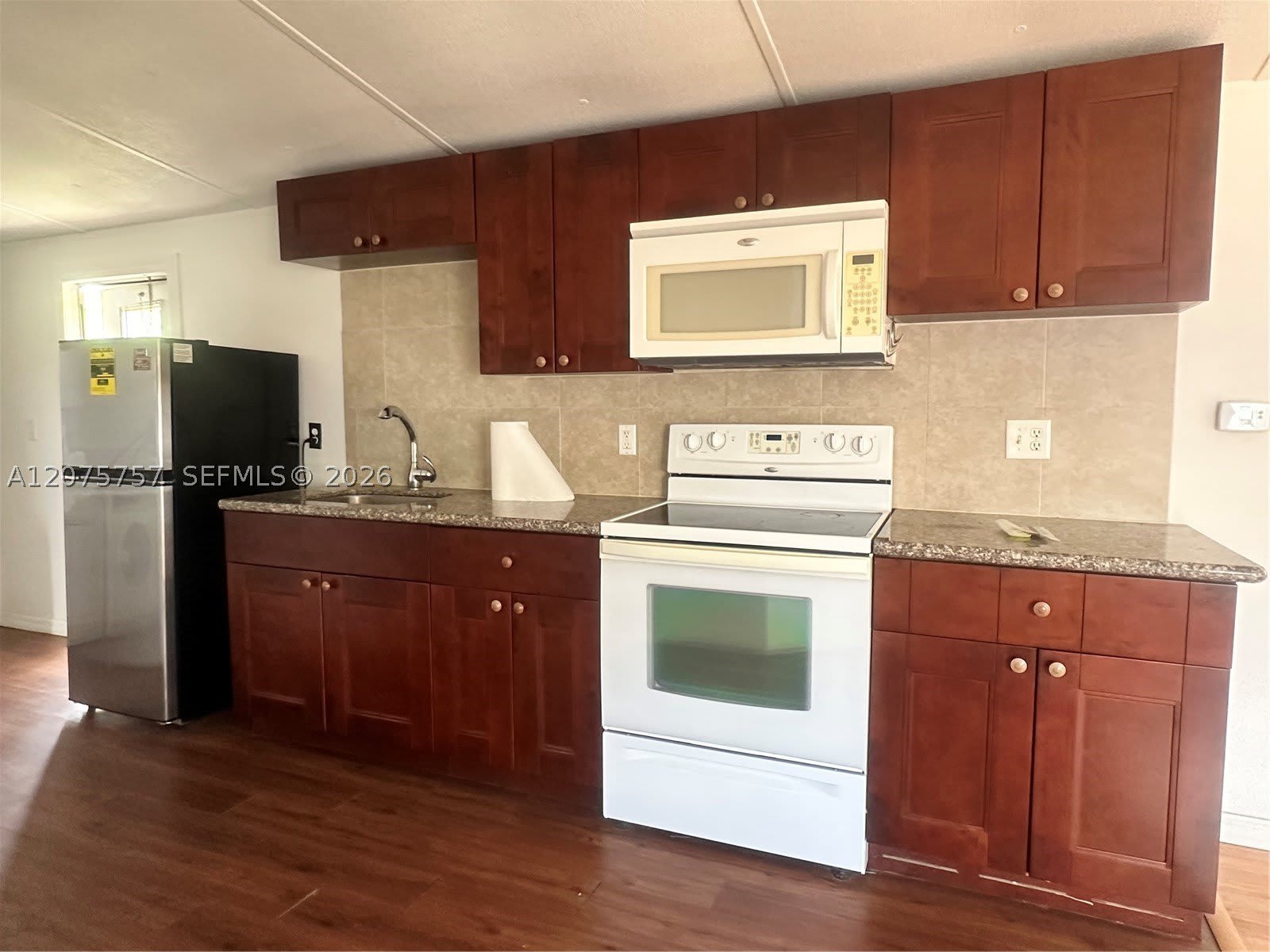 11886 Watergate Cir – photo 2