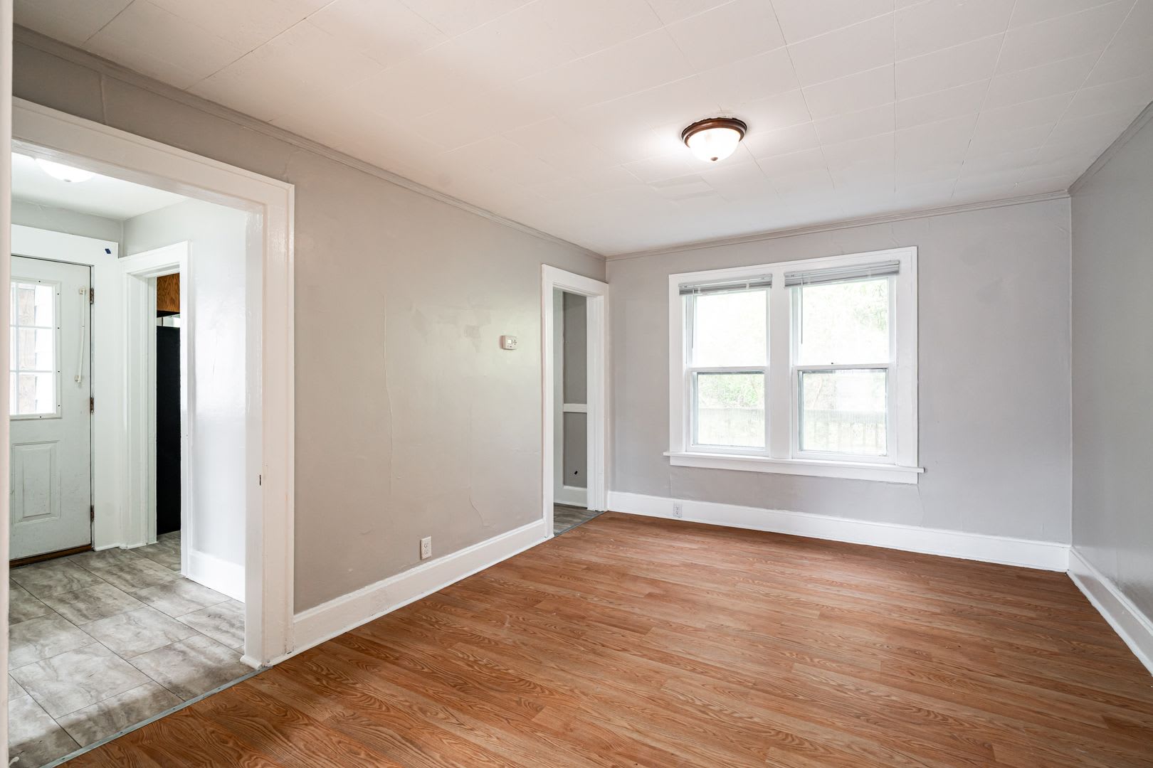 Walk To Lake Michigan From This Kenosha Townhome – photo 5