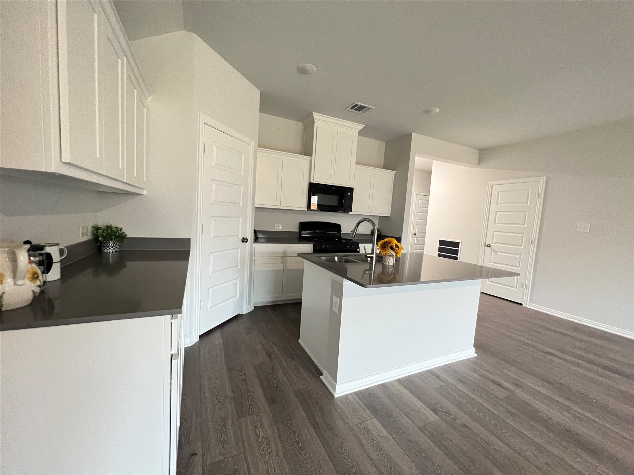 553 Meadow Run Drive – photo 5