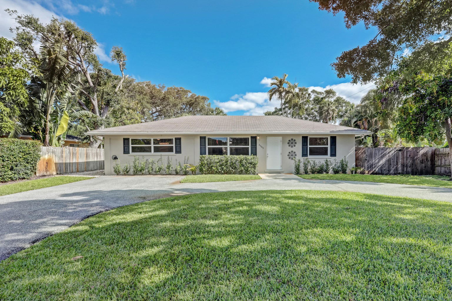 2545 Venice Drive – photo 1