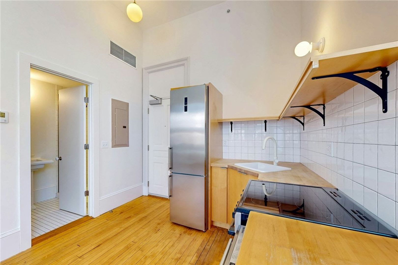 Providence Downcity Beautiful Updated Condo At The Weybosset Condominiums At Ppac Square 1 825 – photo 4
