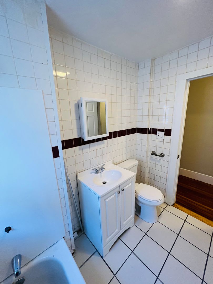 NEWLY RENOVATED! – photo 3