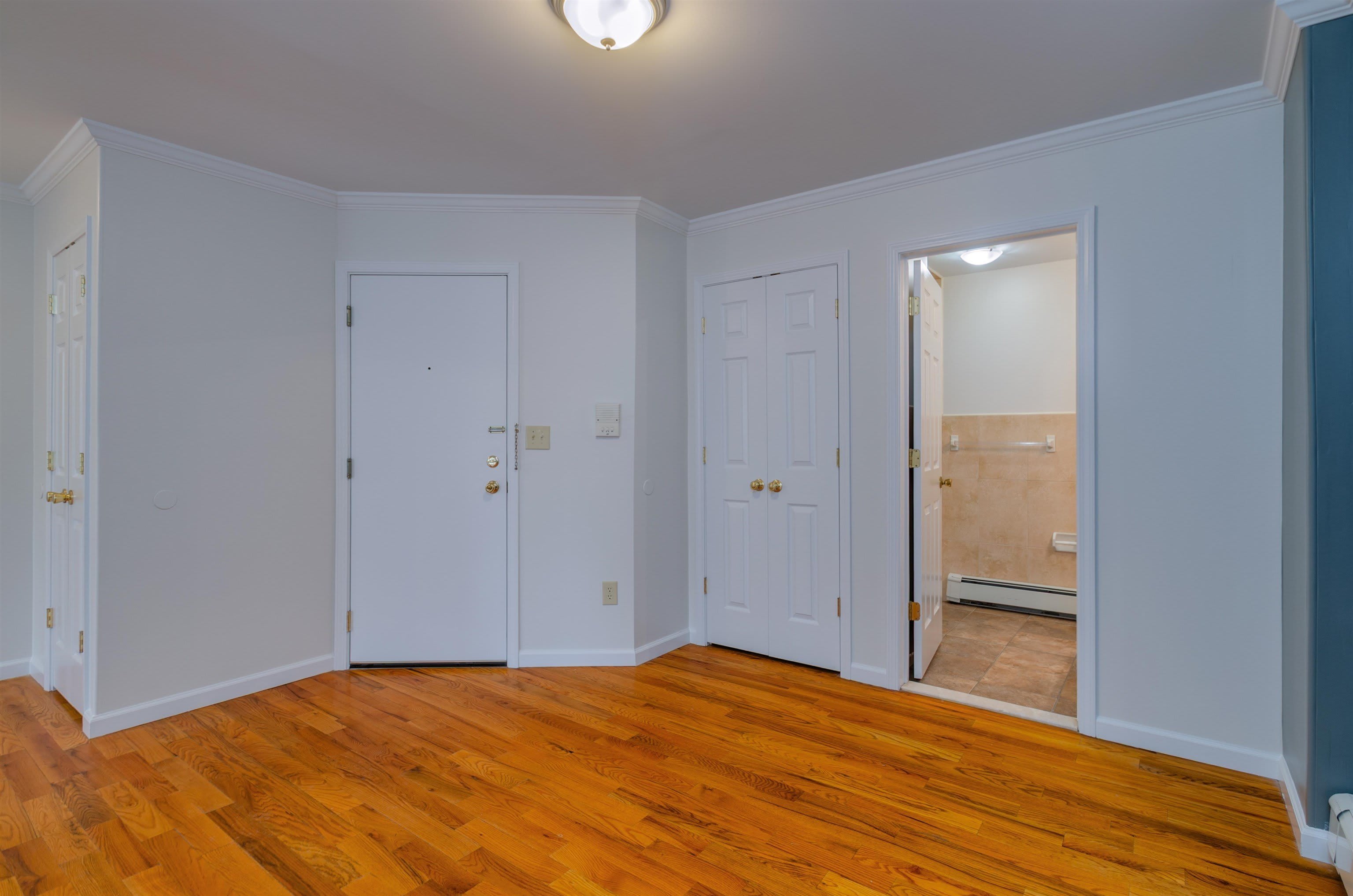 101 W 49TH ST – photo 3