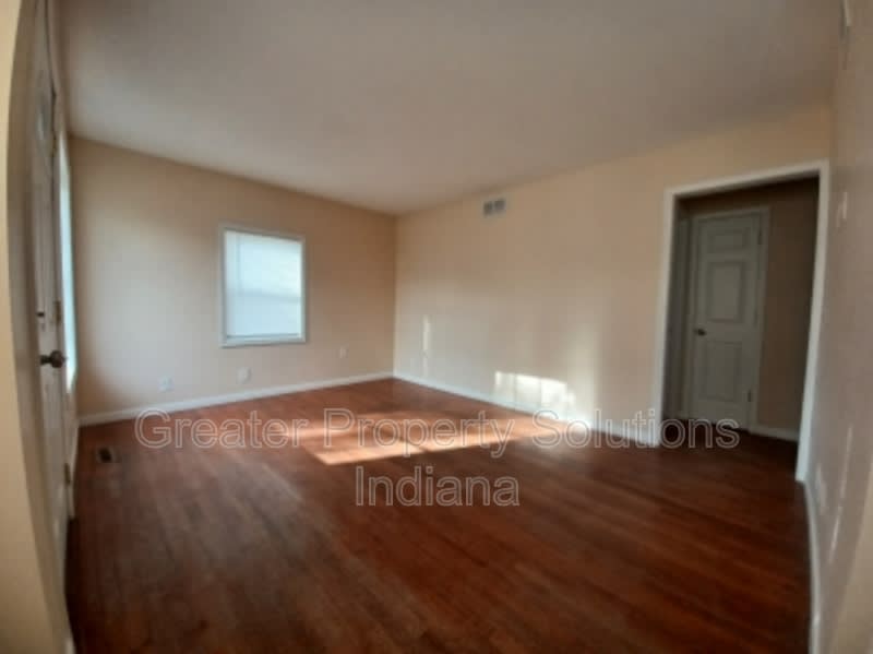 412 W South St – photo 2