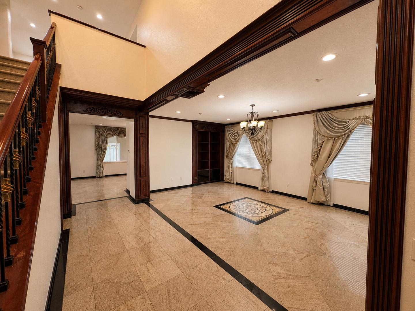 Spacious 5 Bedroom Home In West Oxnard S Desirable Winfield Community – photo 4