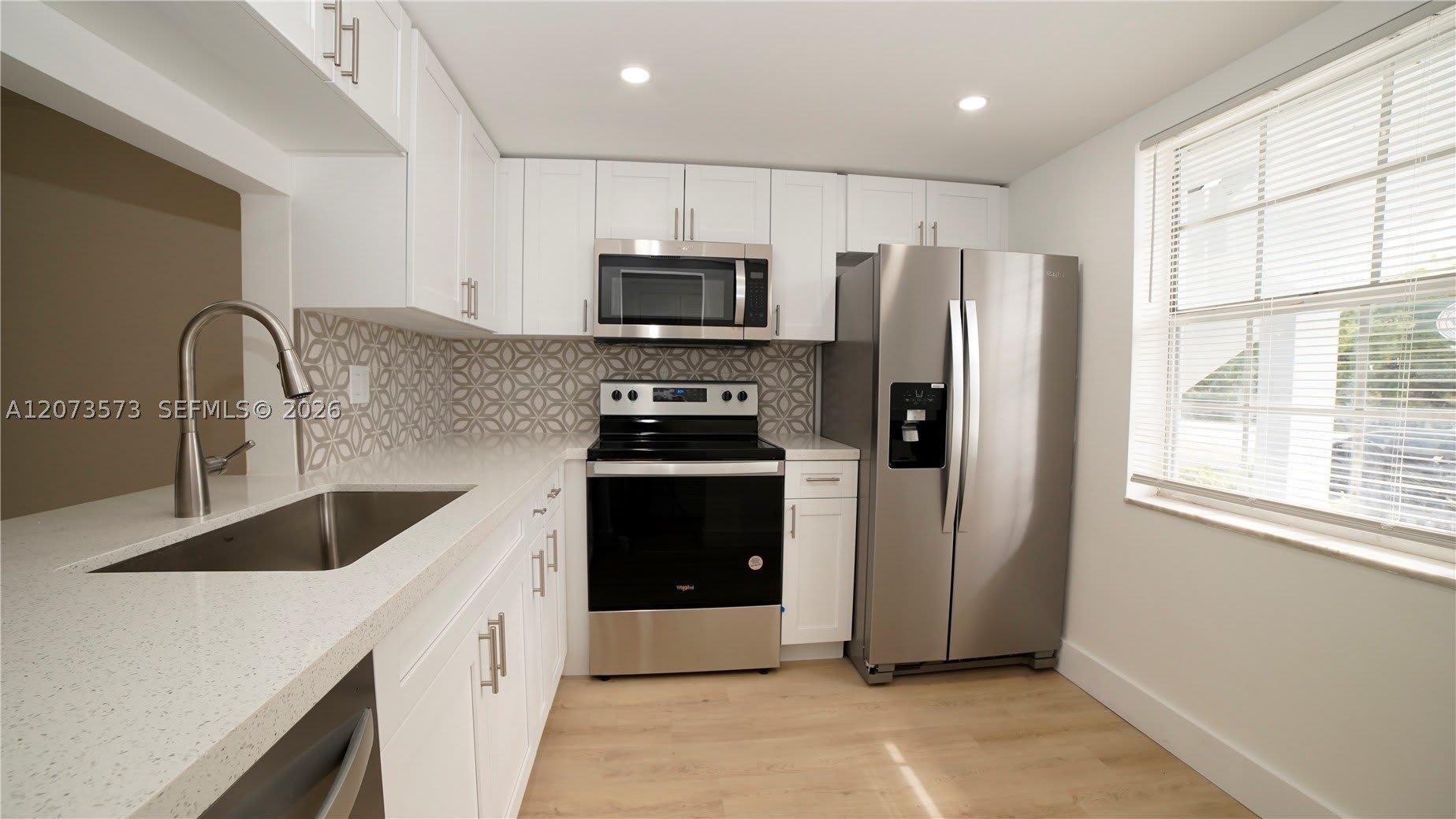 4291 NW 9th Ave – photo 1