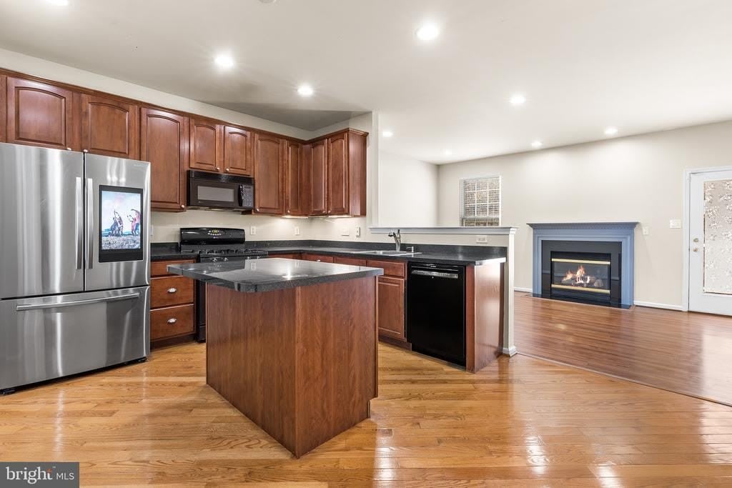 271 YORKTOWN COURT – photo 3