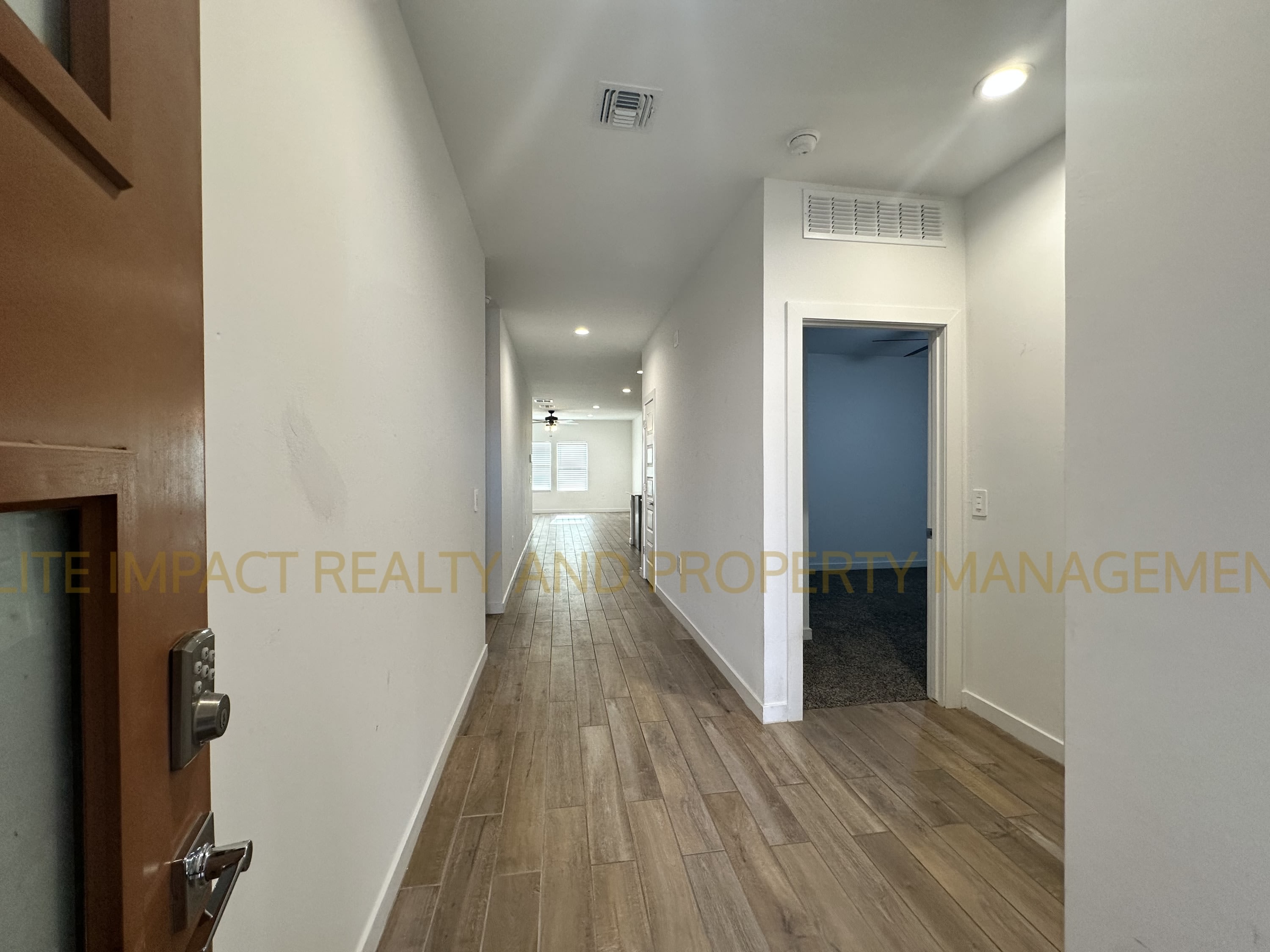 11112 South Weismann Drive – photo 2