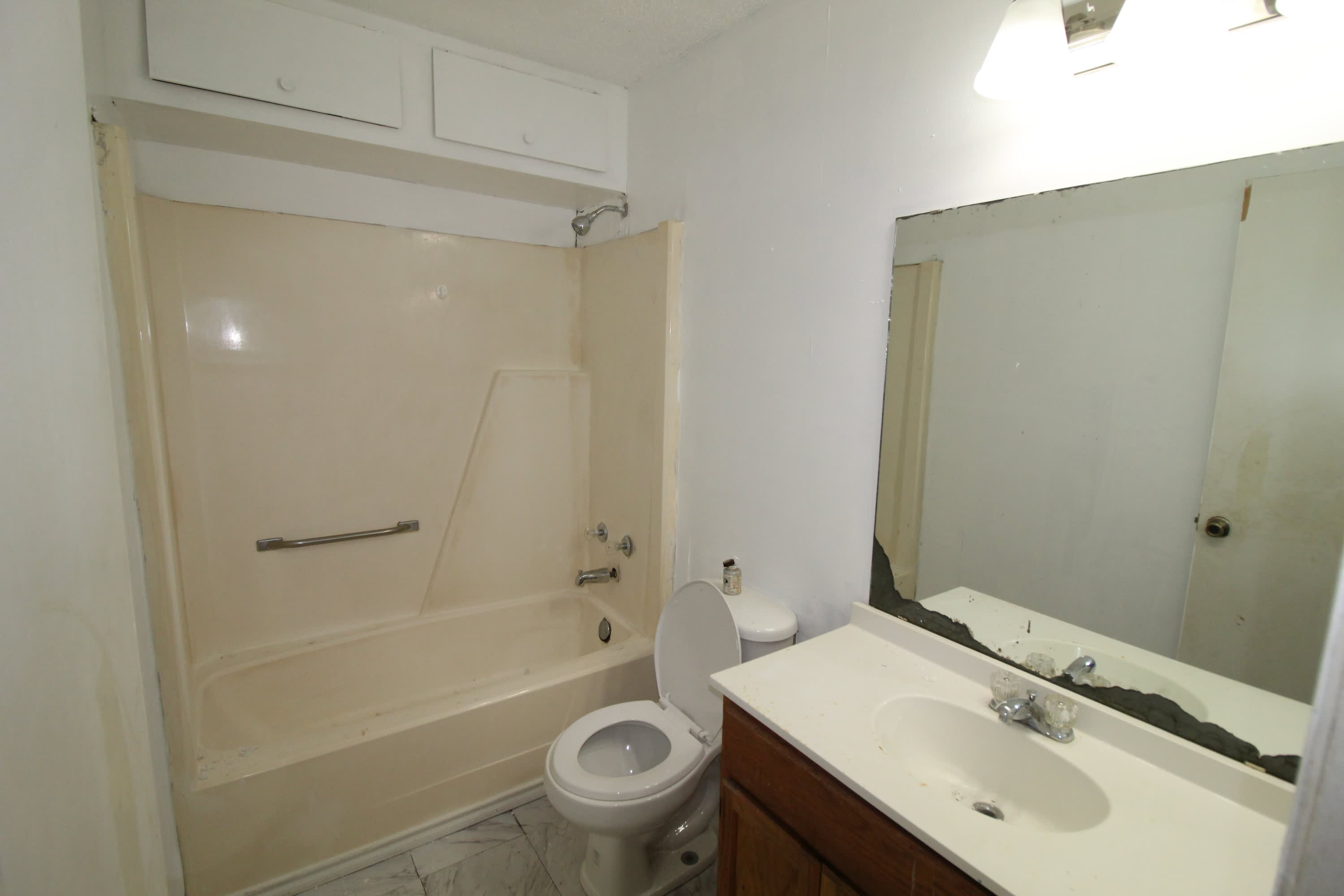 106 E King Ave – photo 4