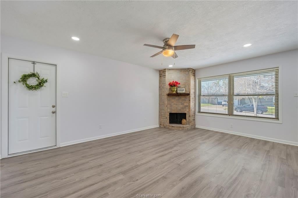 1428 Magnolia Drive – photo 2
