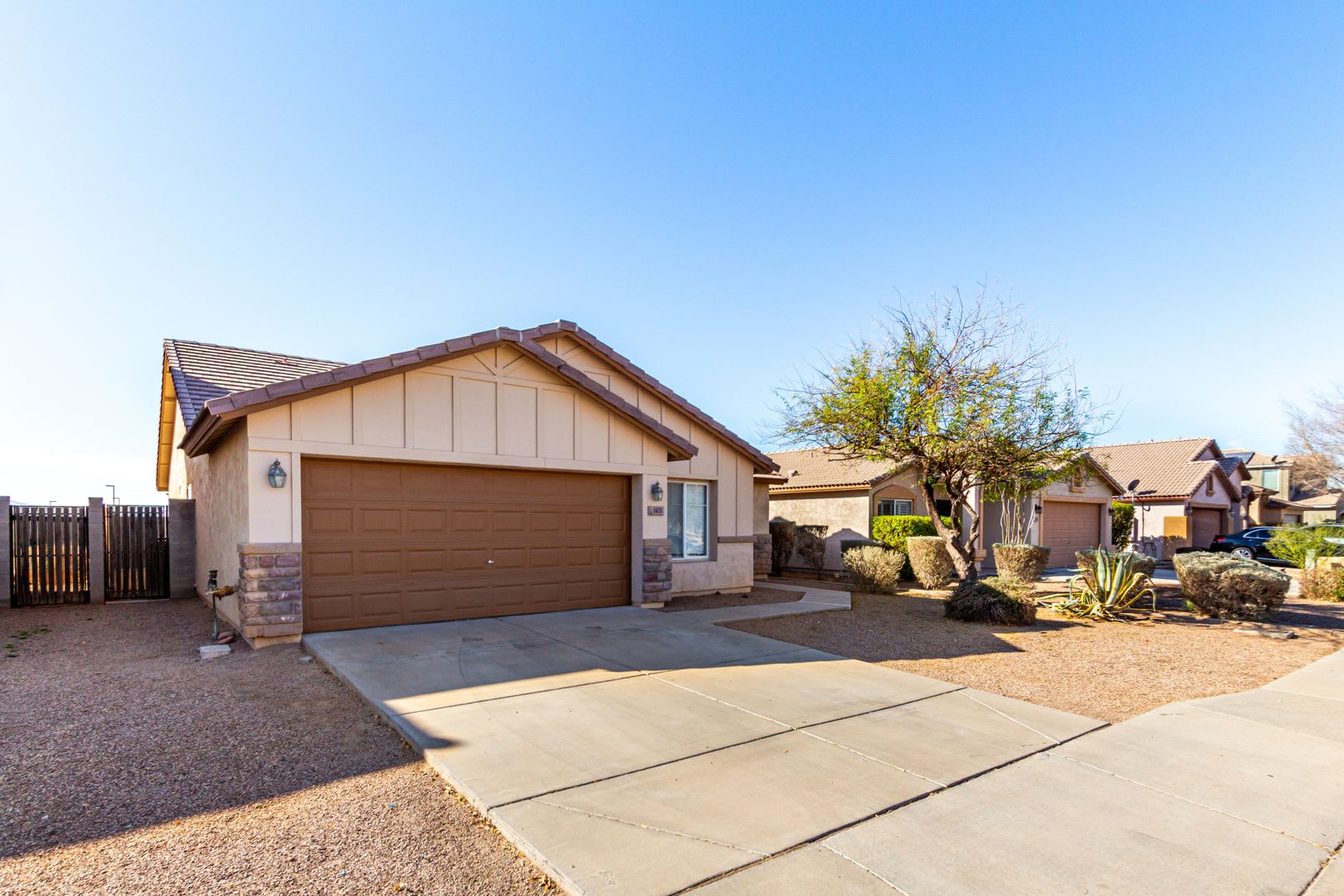 Move-In Ready 3-Bedroom Home in Buckeye – Great Location! – photo 2
