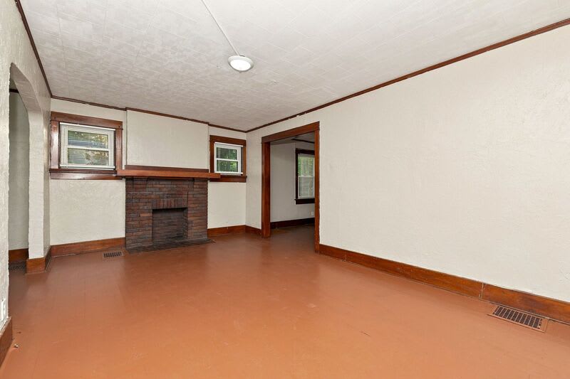147 W. Hudson Avenue – photo 4