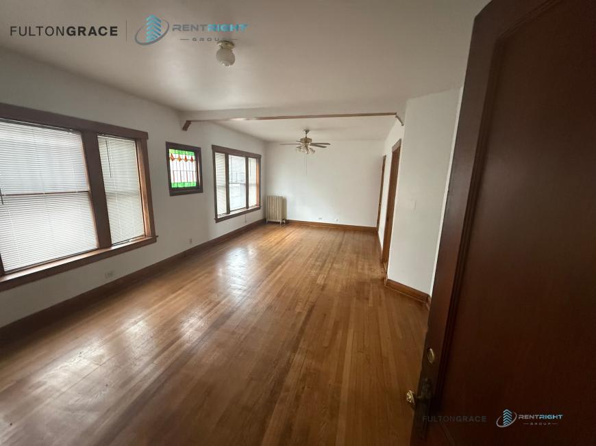 4832 W Montrose Ave – photo 4