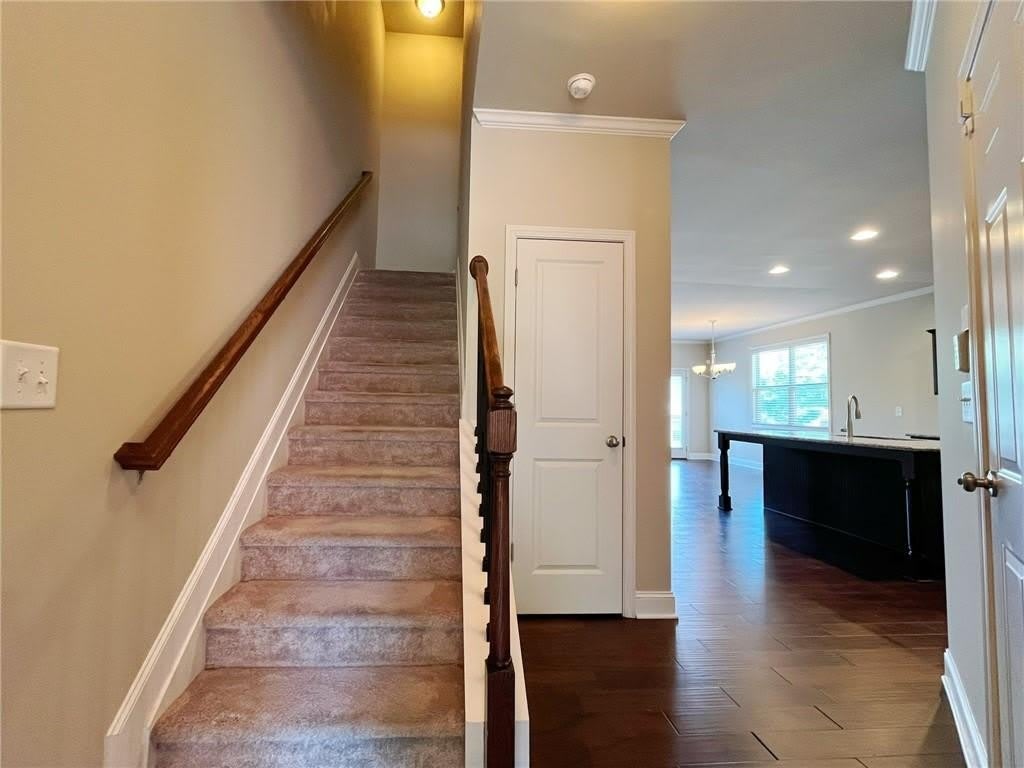 330 Holdings Drive – photo 3