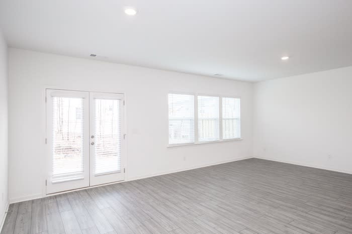 1080 Edwin Lane – photo 3