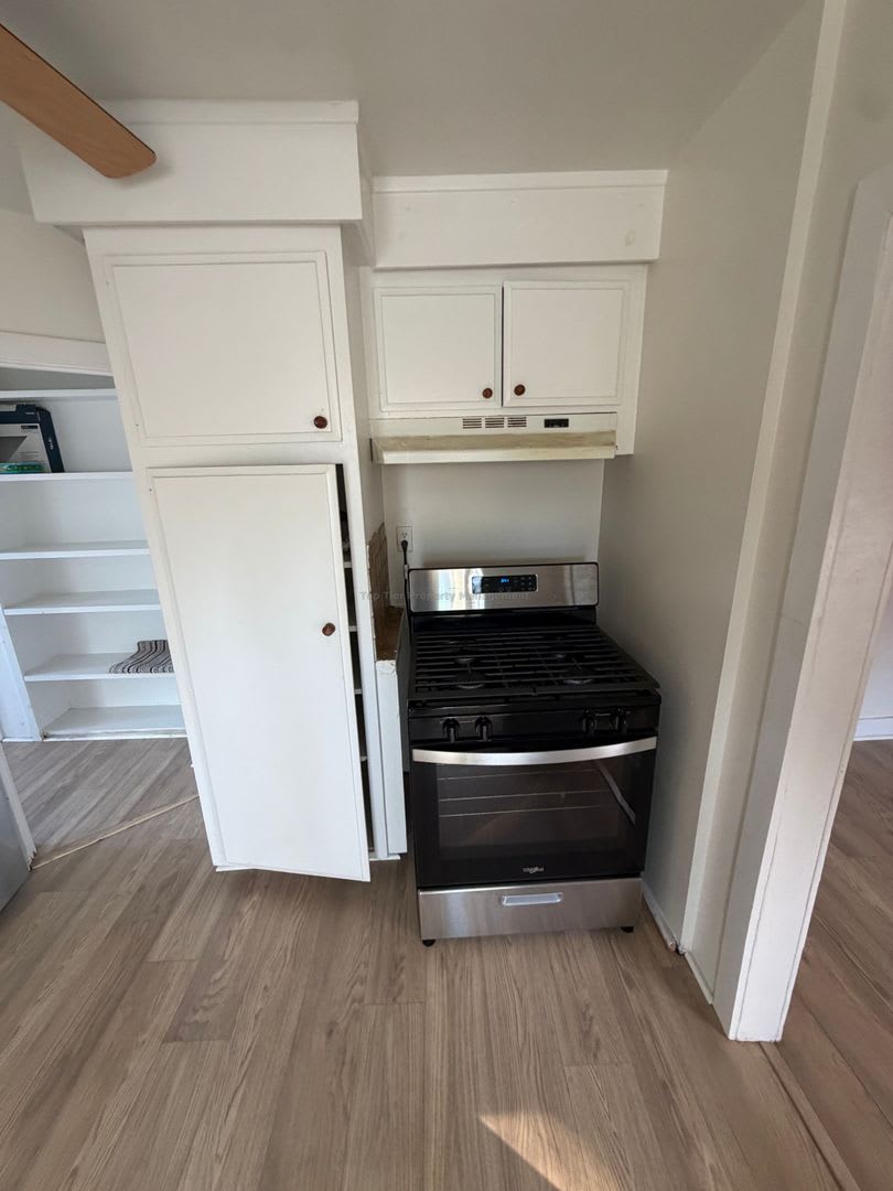 1 Bedroom West of the 5 Near the Beach-Available Now! – photo 5