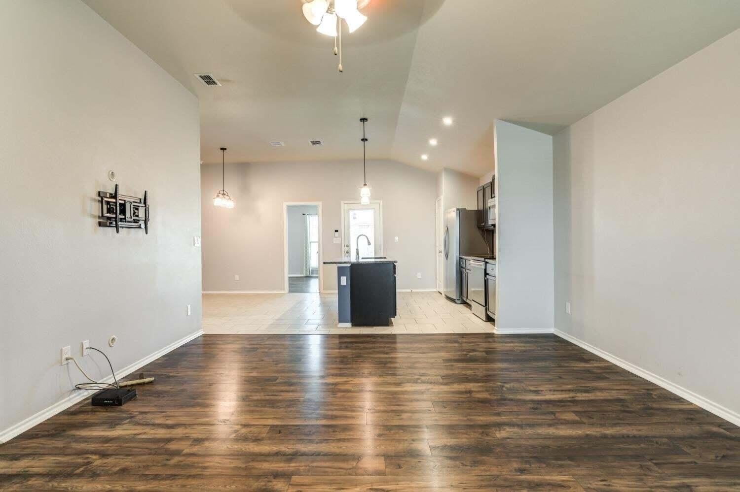 14314 Avenue U – photo 5
