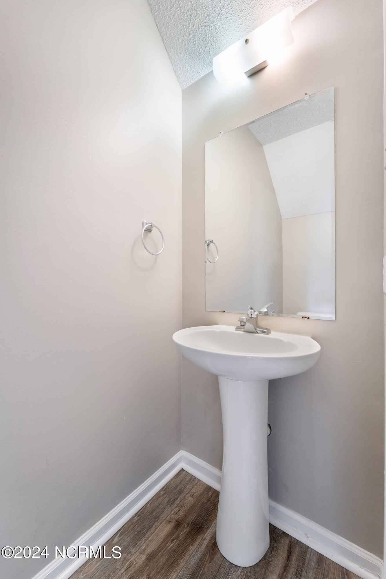 103 Pinegrove Court – photo 5