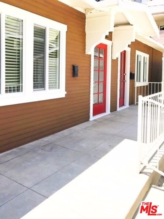 328 W CALIFORNIA Ave – photo 3