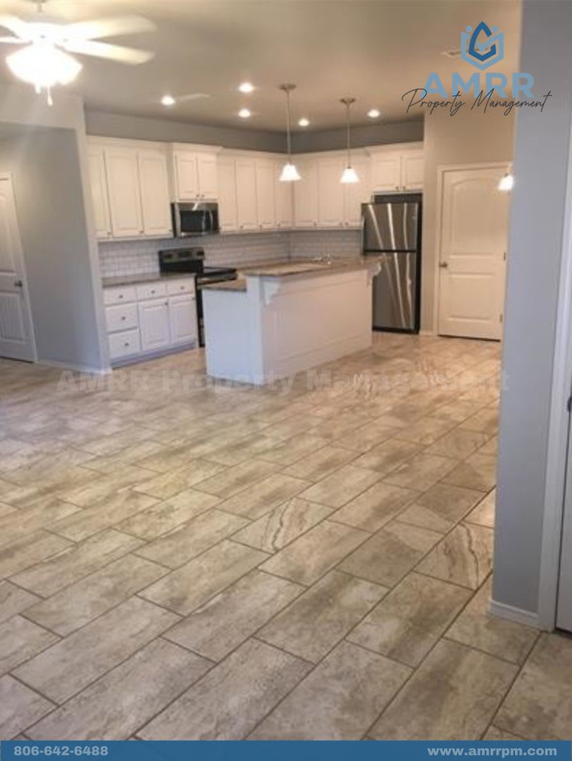 Spacious & Modern 2-Bedroom Townhome – photo 2