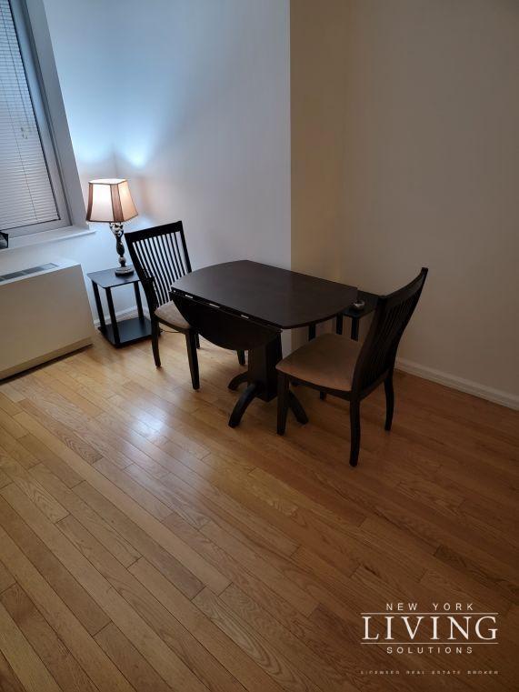 4540 Center Boulevard – photo 5