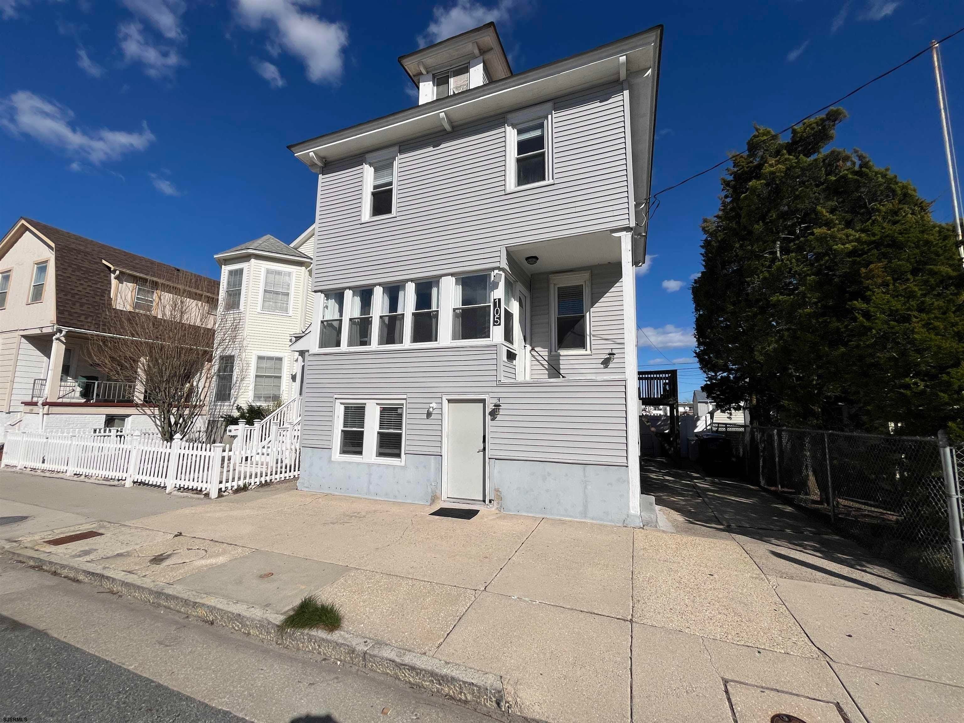 105 N Windsor Ave – photo 2