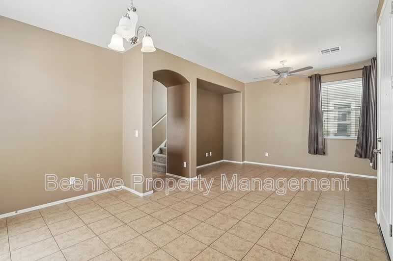 2947 N Evergreen St – photo 4