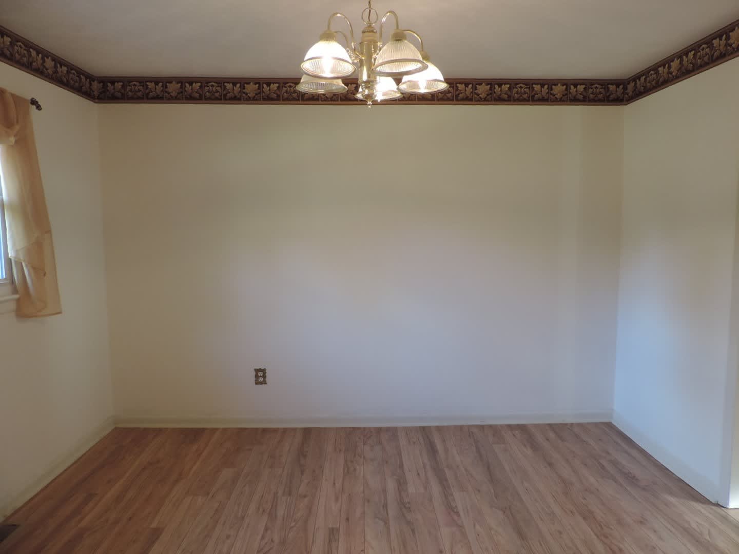 Great 3 1 Brick Ranch On Will Vannoy Convenient Location – photo 4
