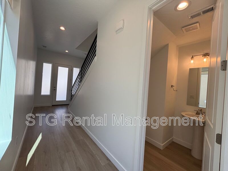 901 S Walker Way – photo 4