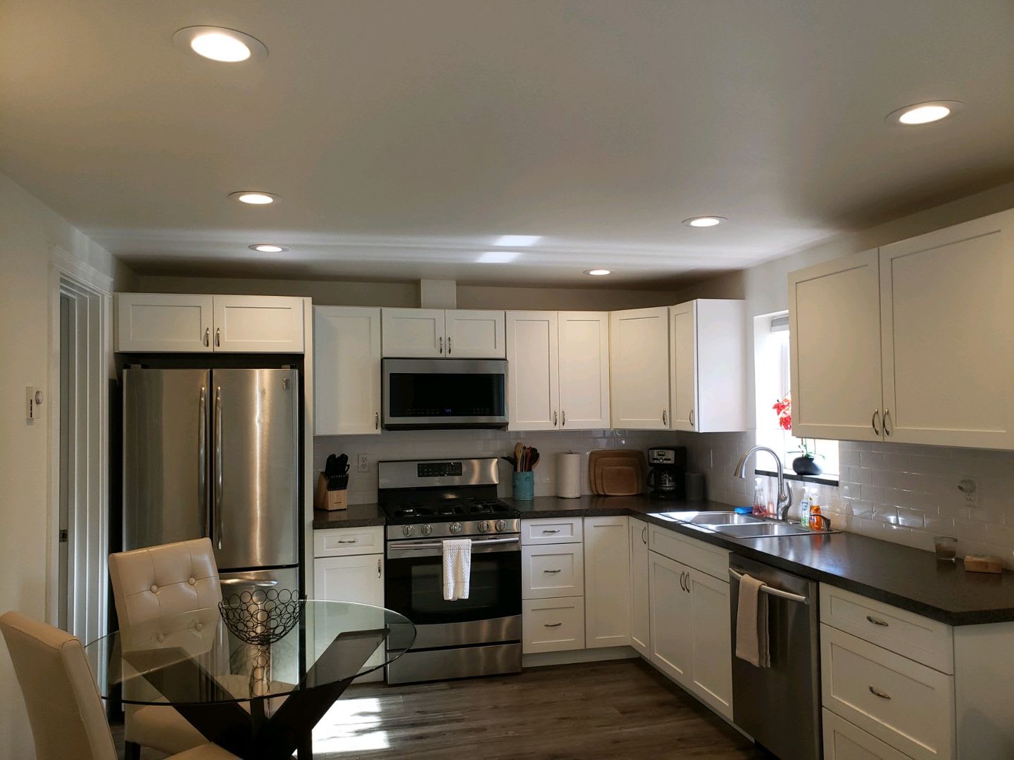 Utilities Included Move In Ready Now Super Cute East Olympia One Bed One Bath Fenced Yard – photo 3