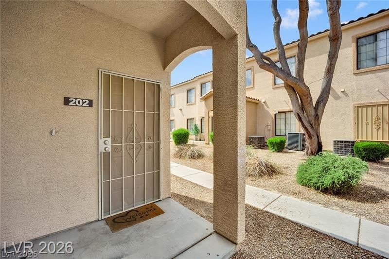 2111 Hussium Hills Street – photo 2