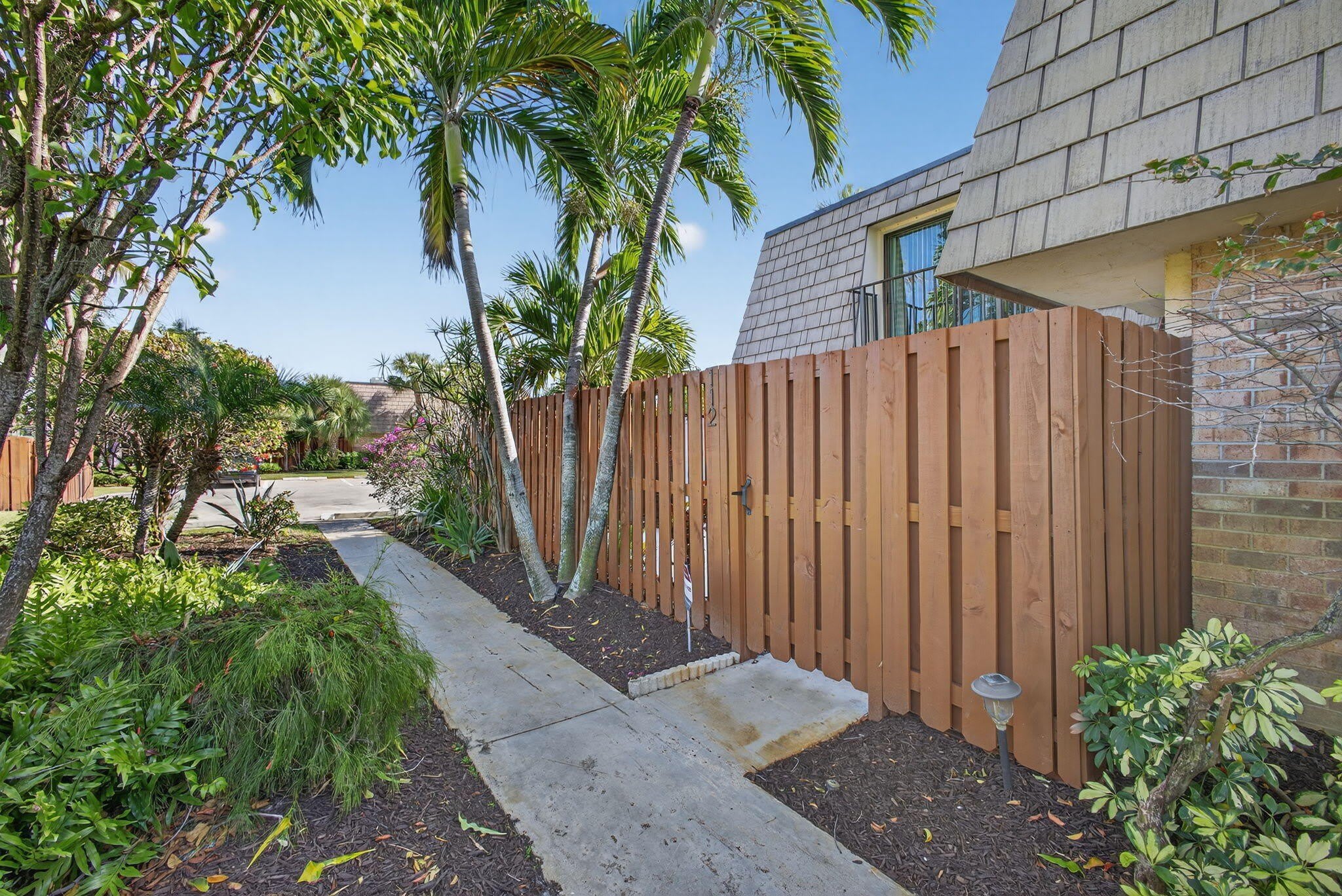112 Ocean Cove Drive – photo 1