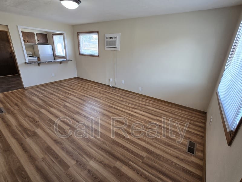 5227 N Crestline St. – photo 2