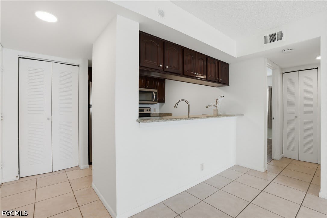 2885 Palm Beach Boulevard – photo 4