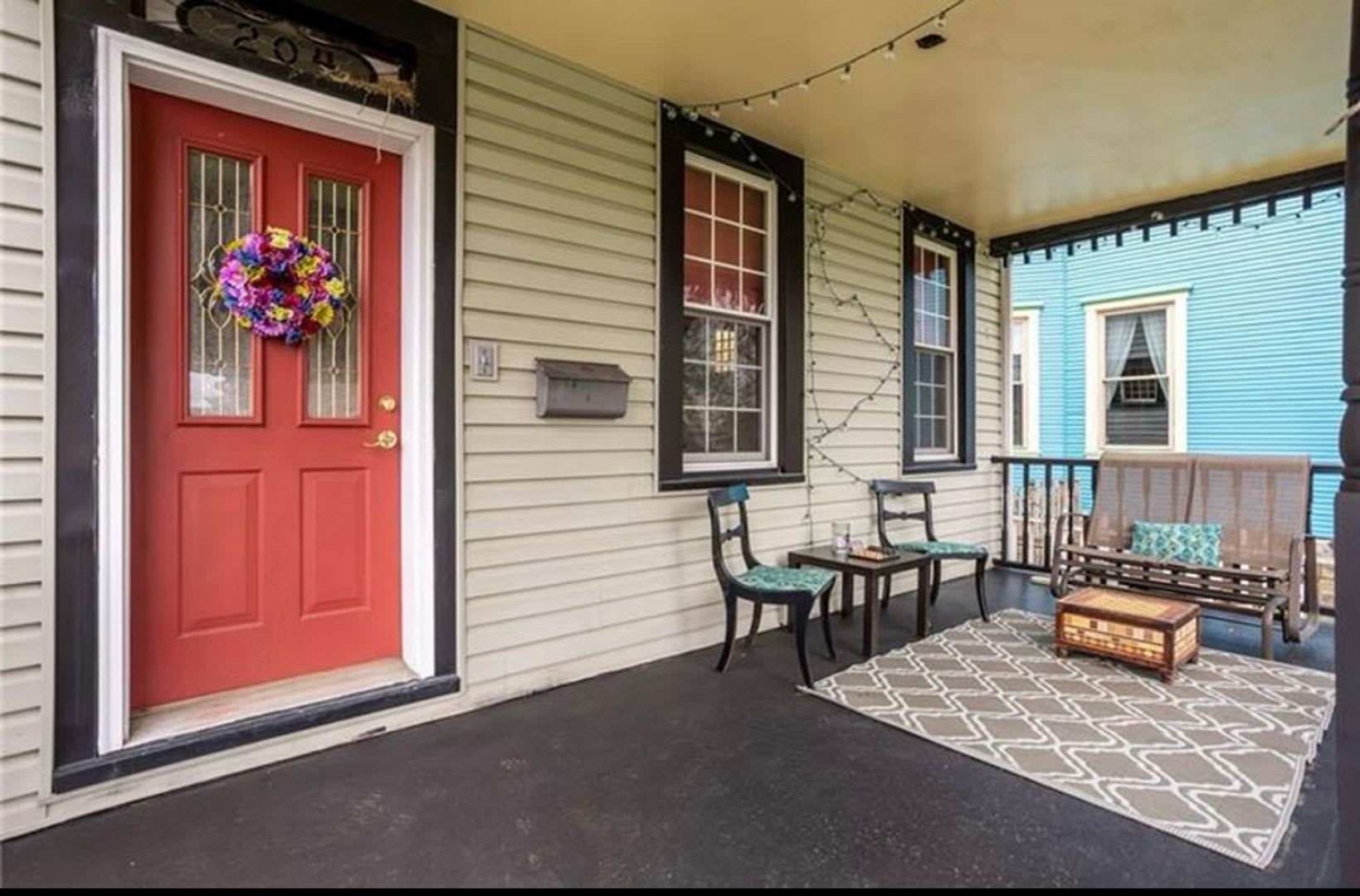 Stylish Victorian Home! – photo 2