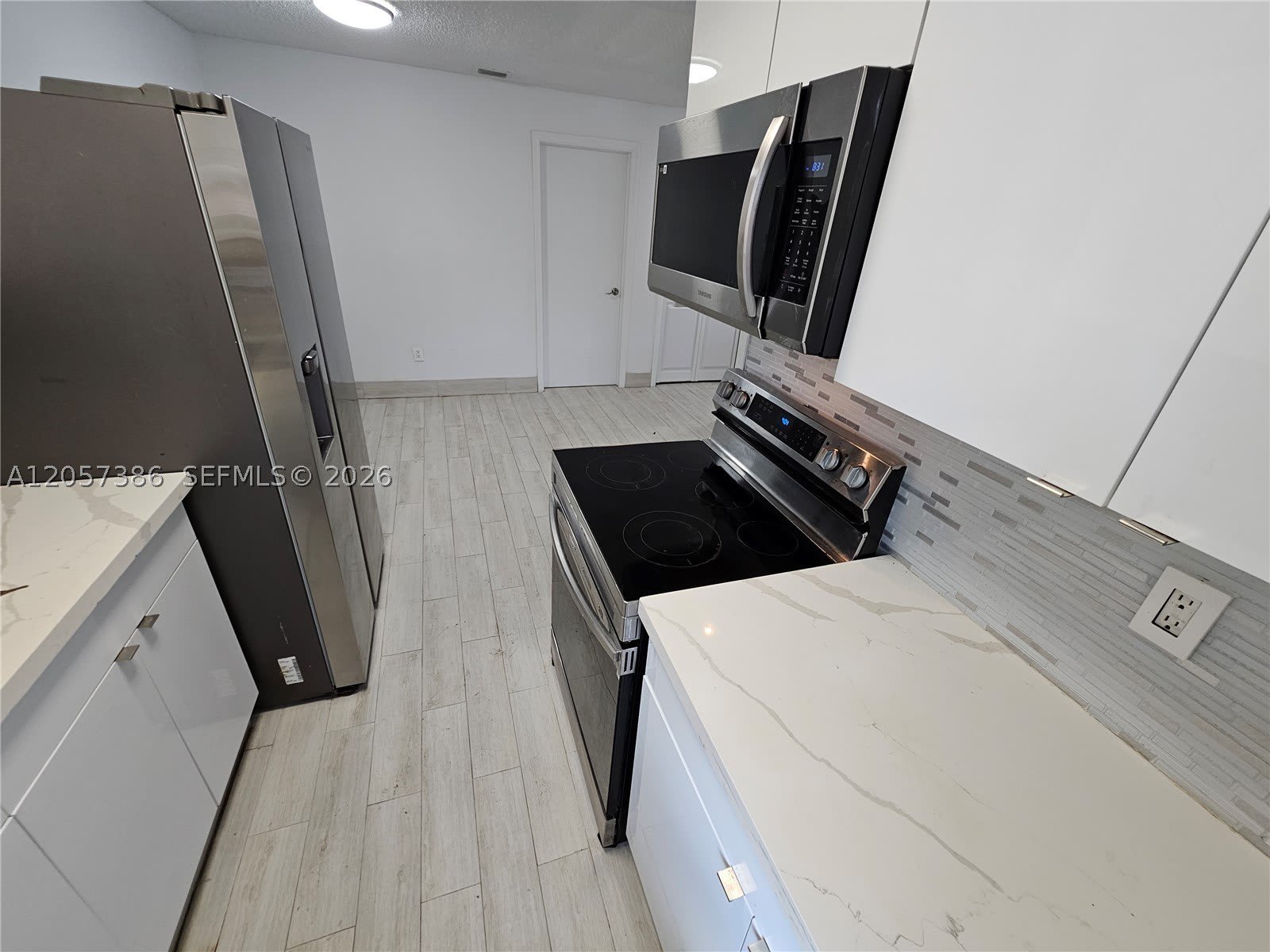 4621 SW 33rd Ave – photo 4