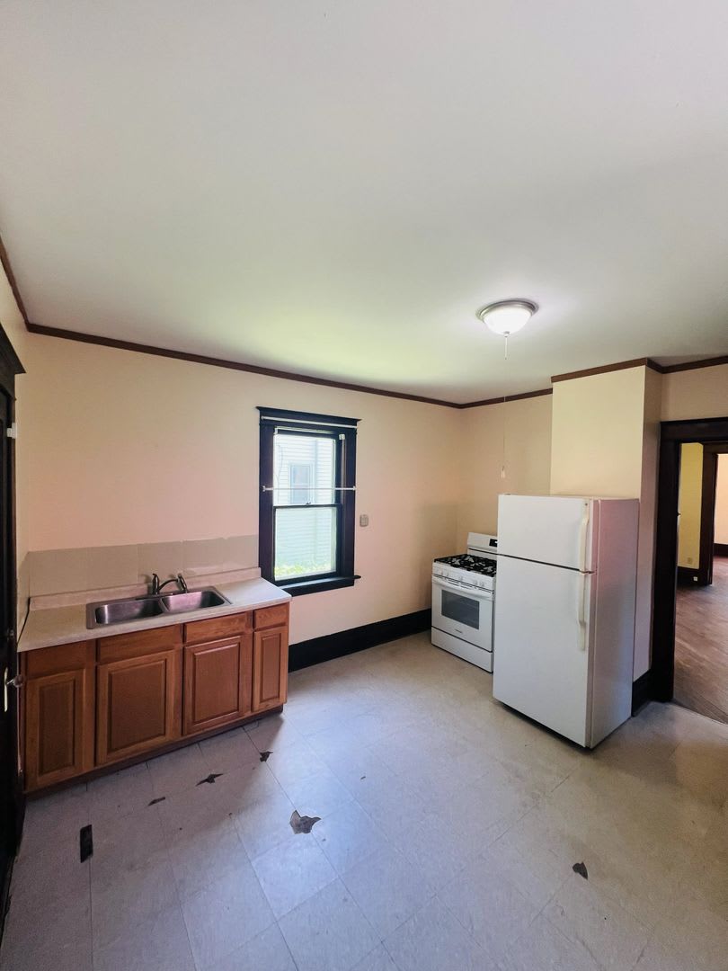 710 E Davenport St – photo 4
