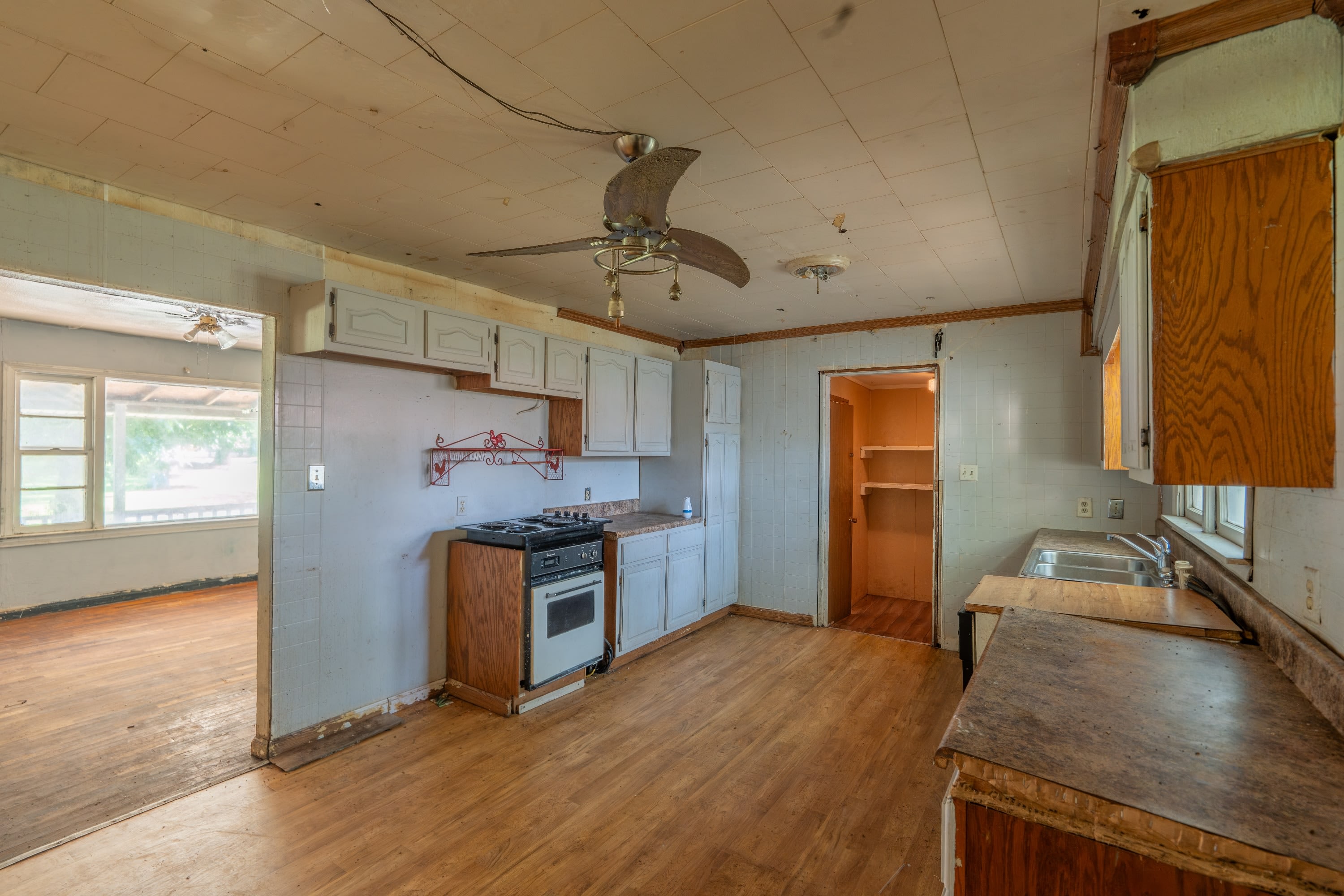 101 W Union St – photo 2
