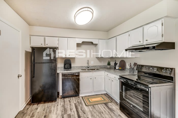 4429 43rd Avenue North – photo 3