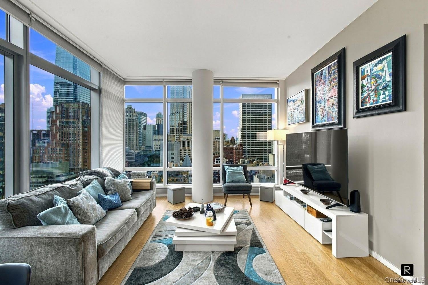 18 W 48th Street – photo 1