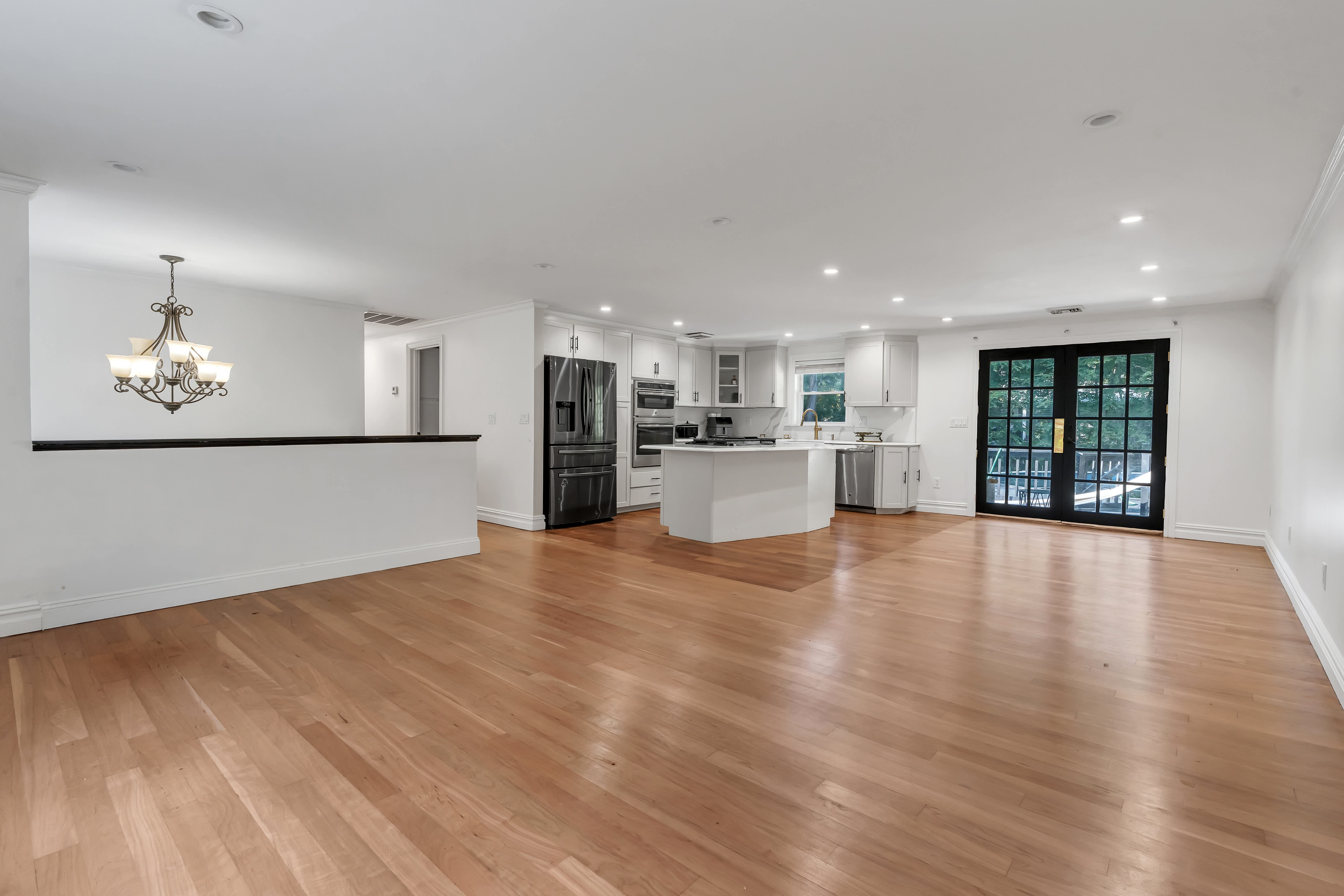 587 Central Ave – photo 2