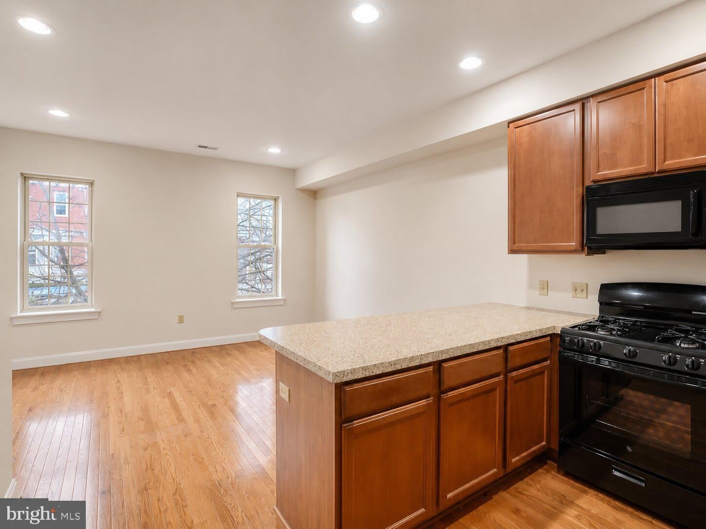 2542 W GIRARD Avenue – photo 5