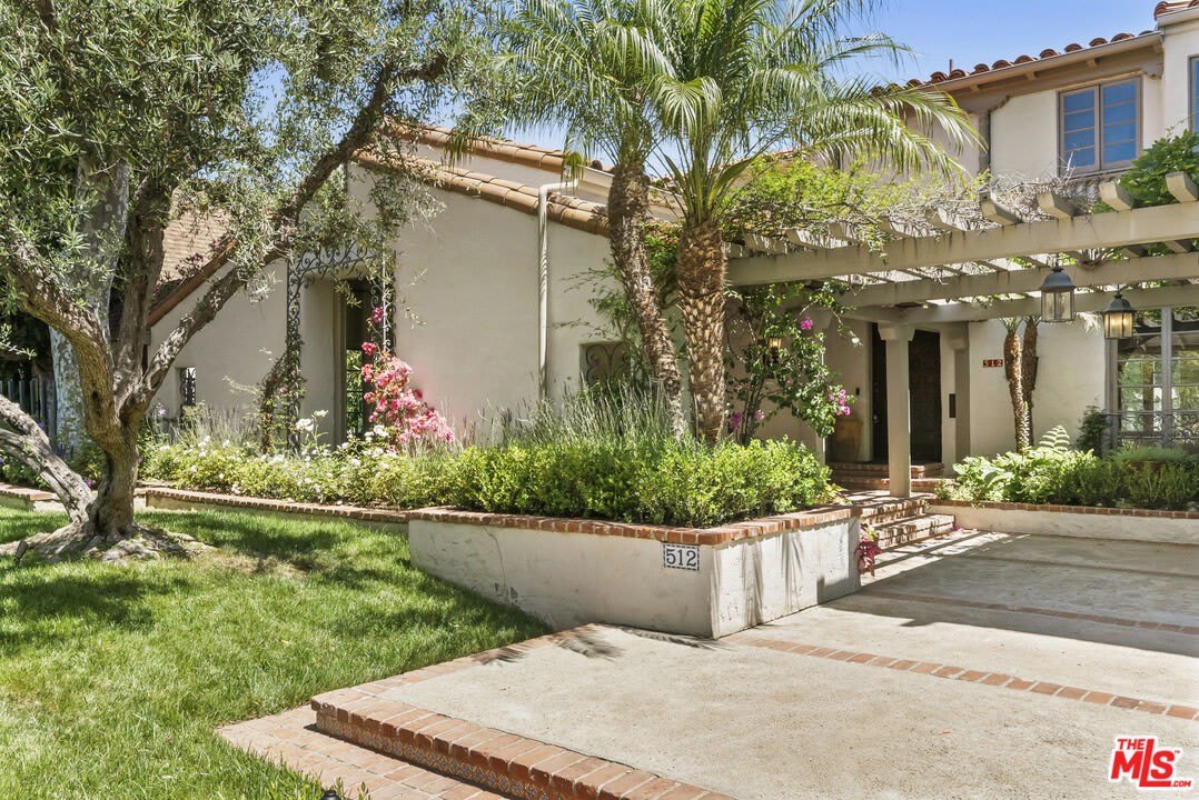 512 N Palm Dr – photo 1