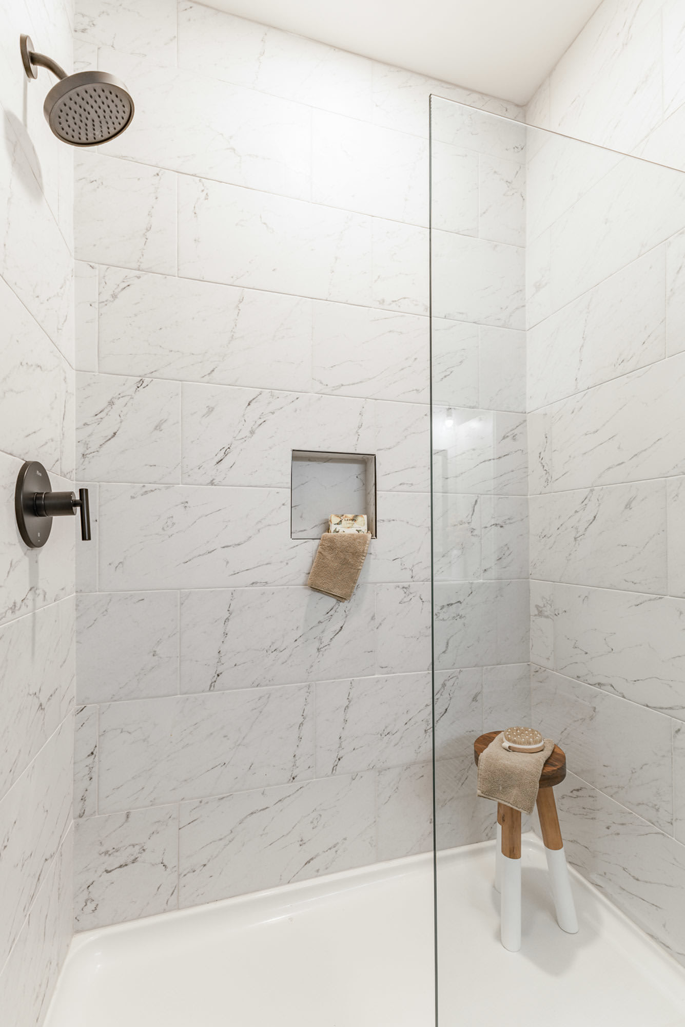 9718 Wallwood Drive – photo 2