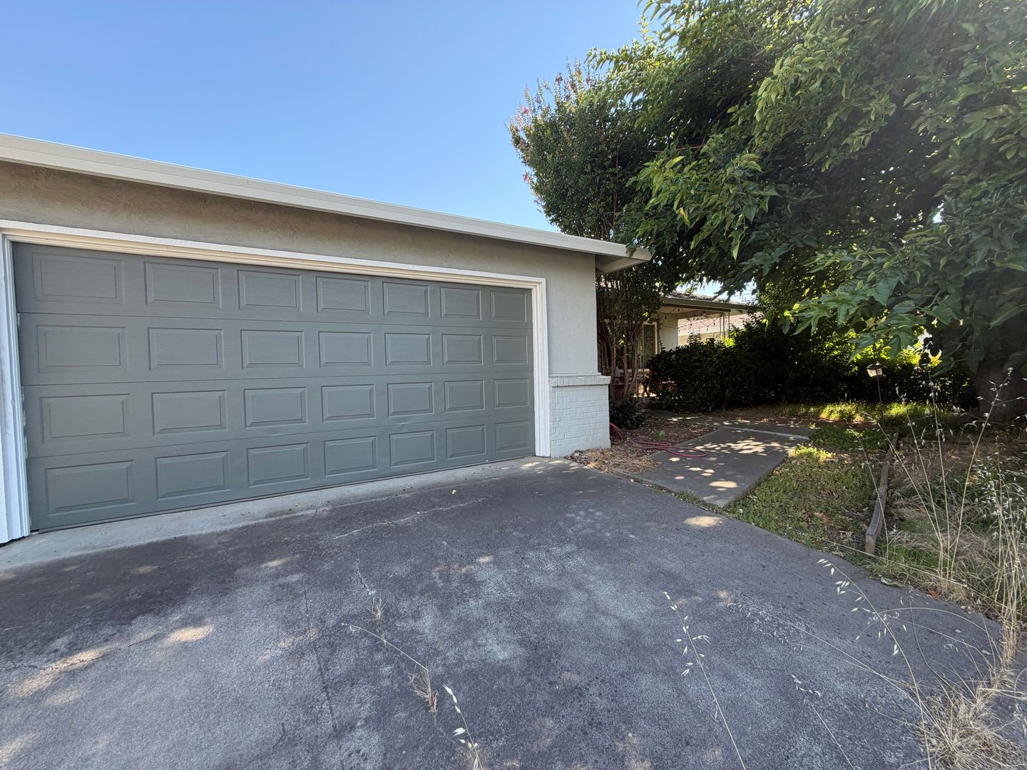 Fully Furnished 3BR/2BA Sacramento Home – photo 2
