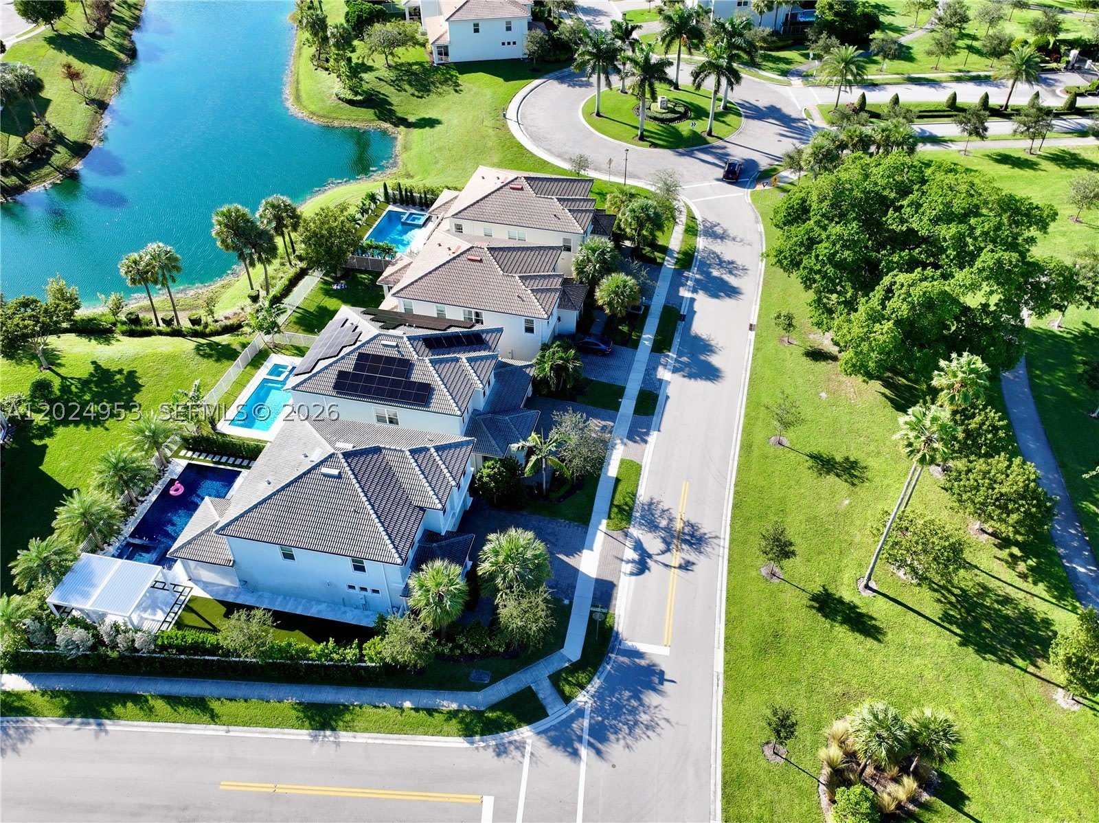 4426 Greenway Dr – photo 2