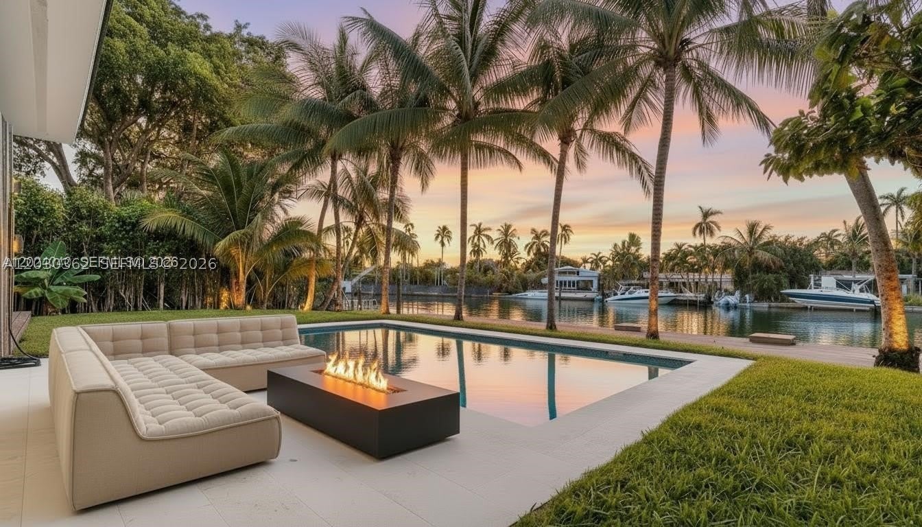 550 S Shore Dr – photo 2