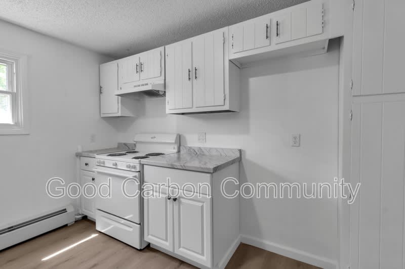 3904 Seneca St – photo 3