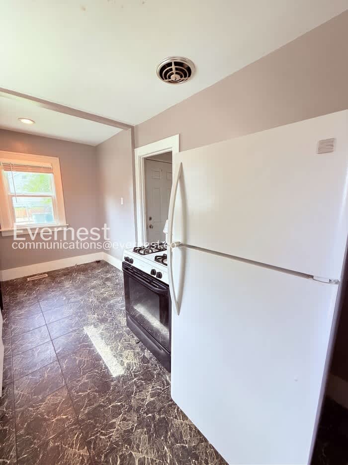 1803 Talbot Street – photo 5